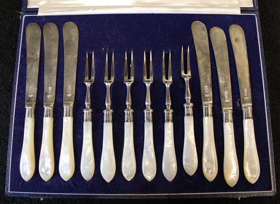 6 pairs of silver dessert eaters
